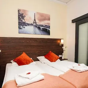 Little Paris Hotel Frankfurt am Main