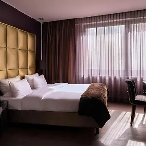 5* Отель Roomers Frankfurt Central, Autograph Collection